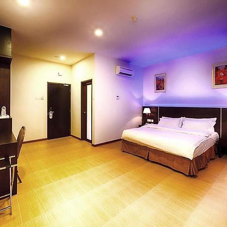 Ernes Hotel Alma Bukit Mertajam Extérieur photo