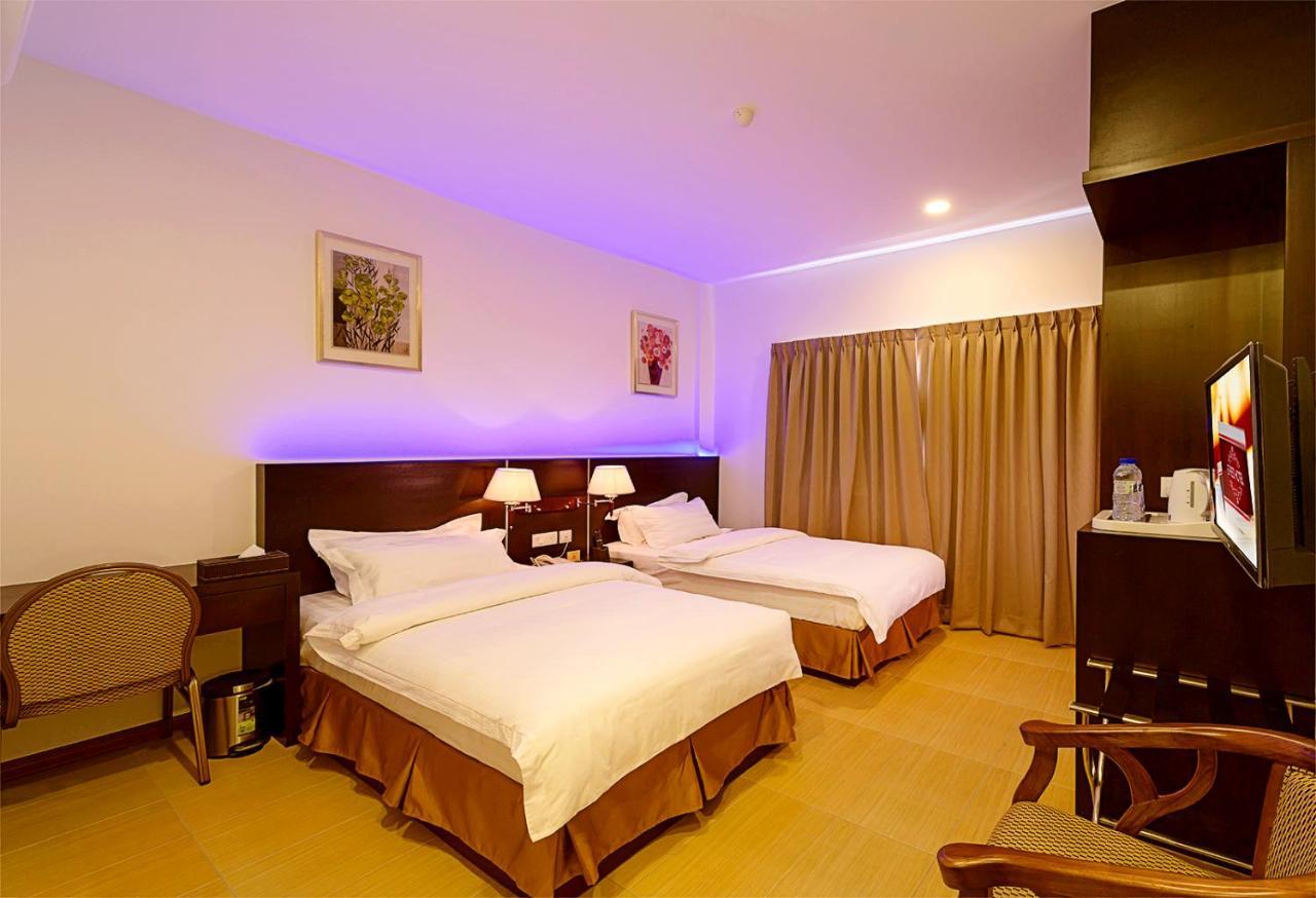 Ernes Hotel Alma Bukit Mertajam Extérieur photo